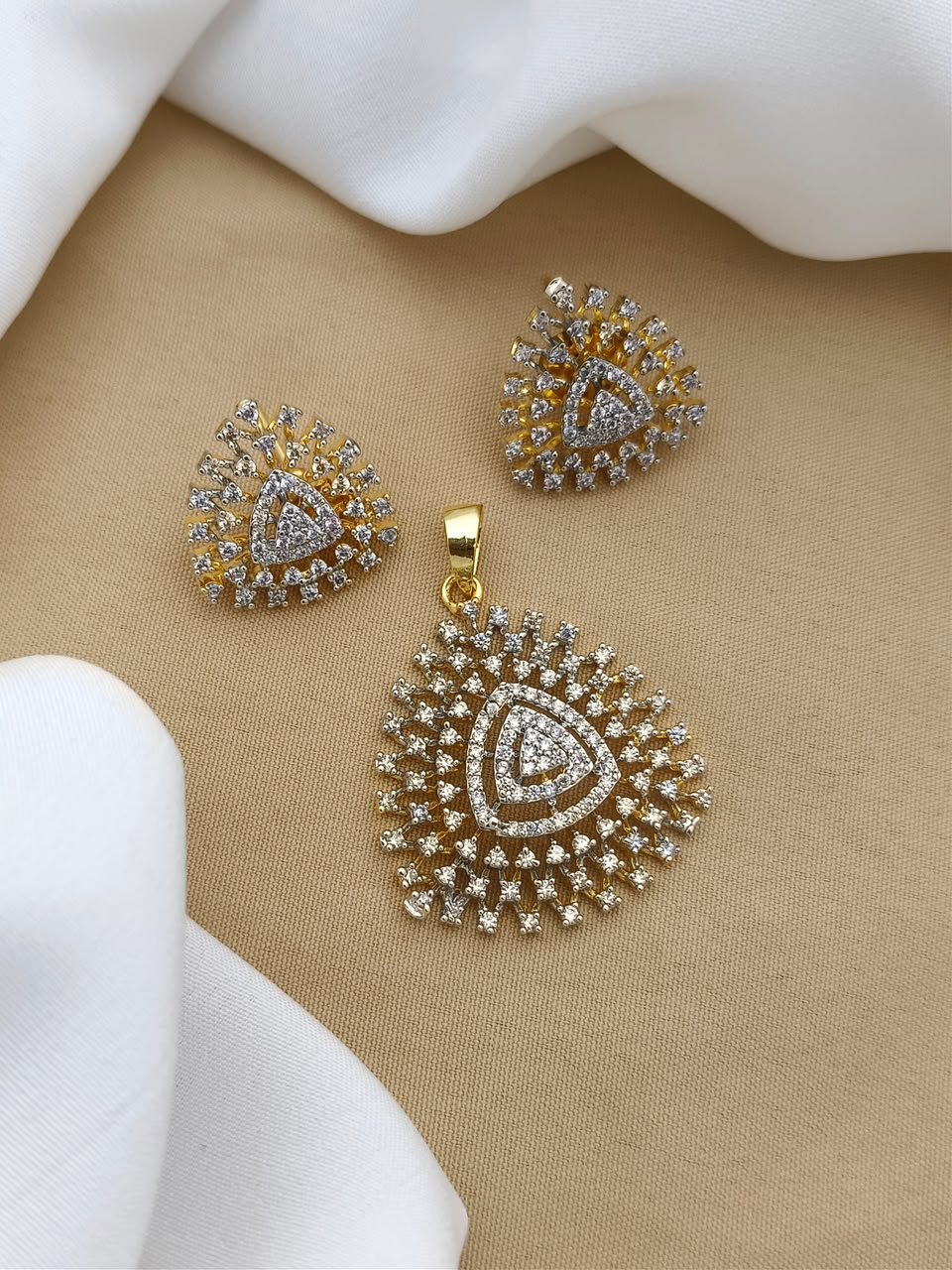 Diamond replica pendant with earstud-02 — view 1