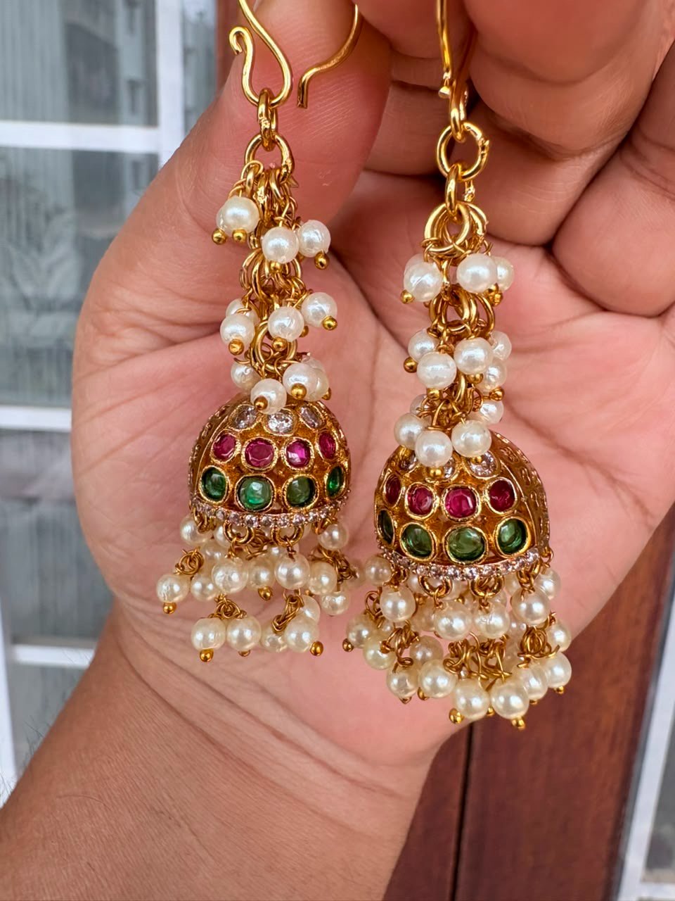 pearl kemp jhumka