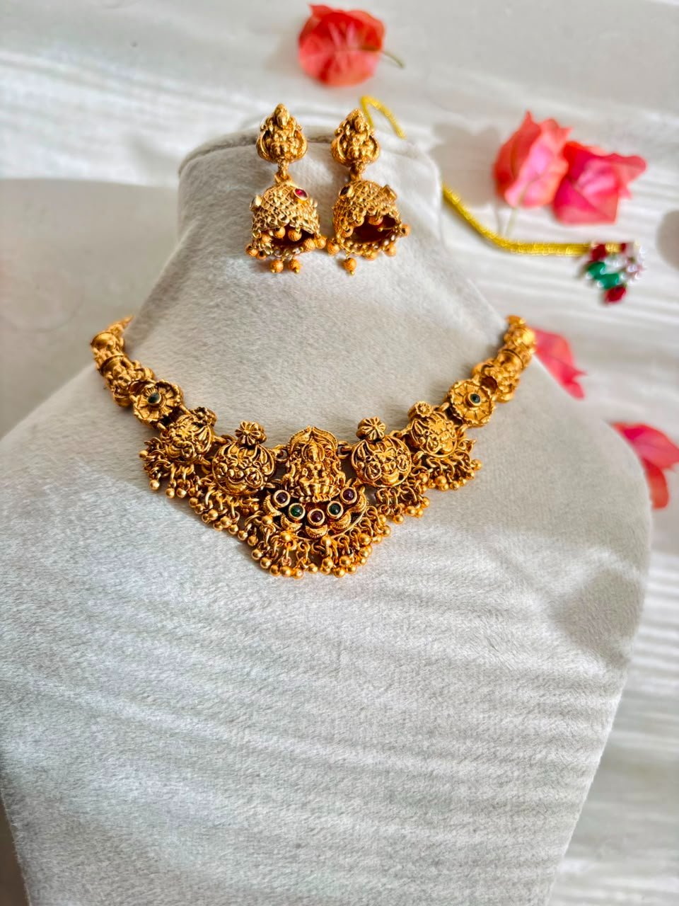 Lakshmi Nagas With Golden Drops — view 1