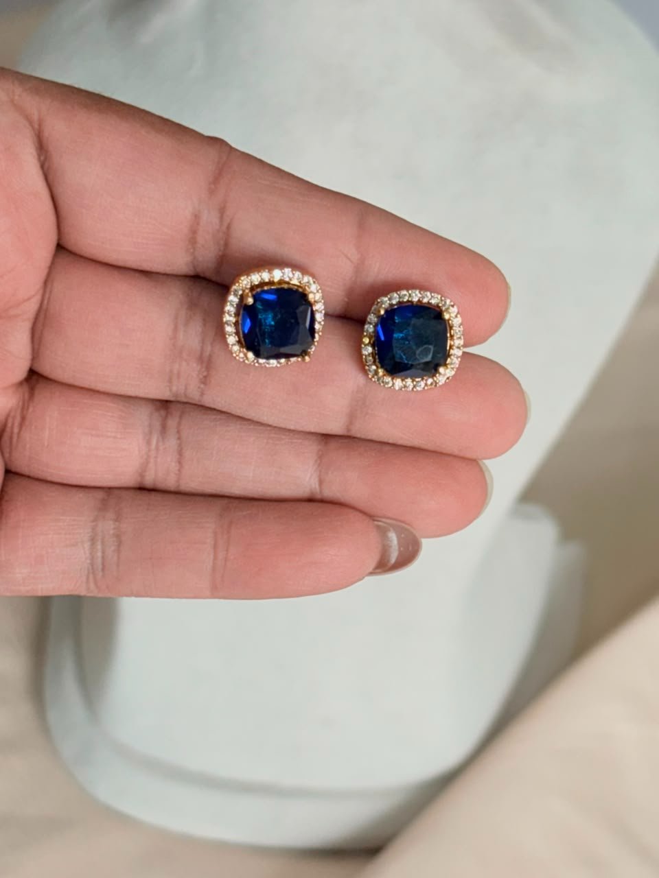 Royal Blue Premium Necklace — view 2