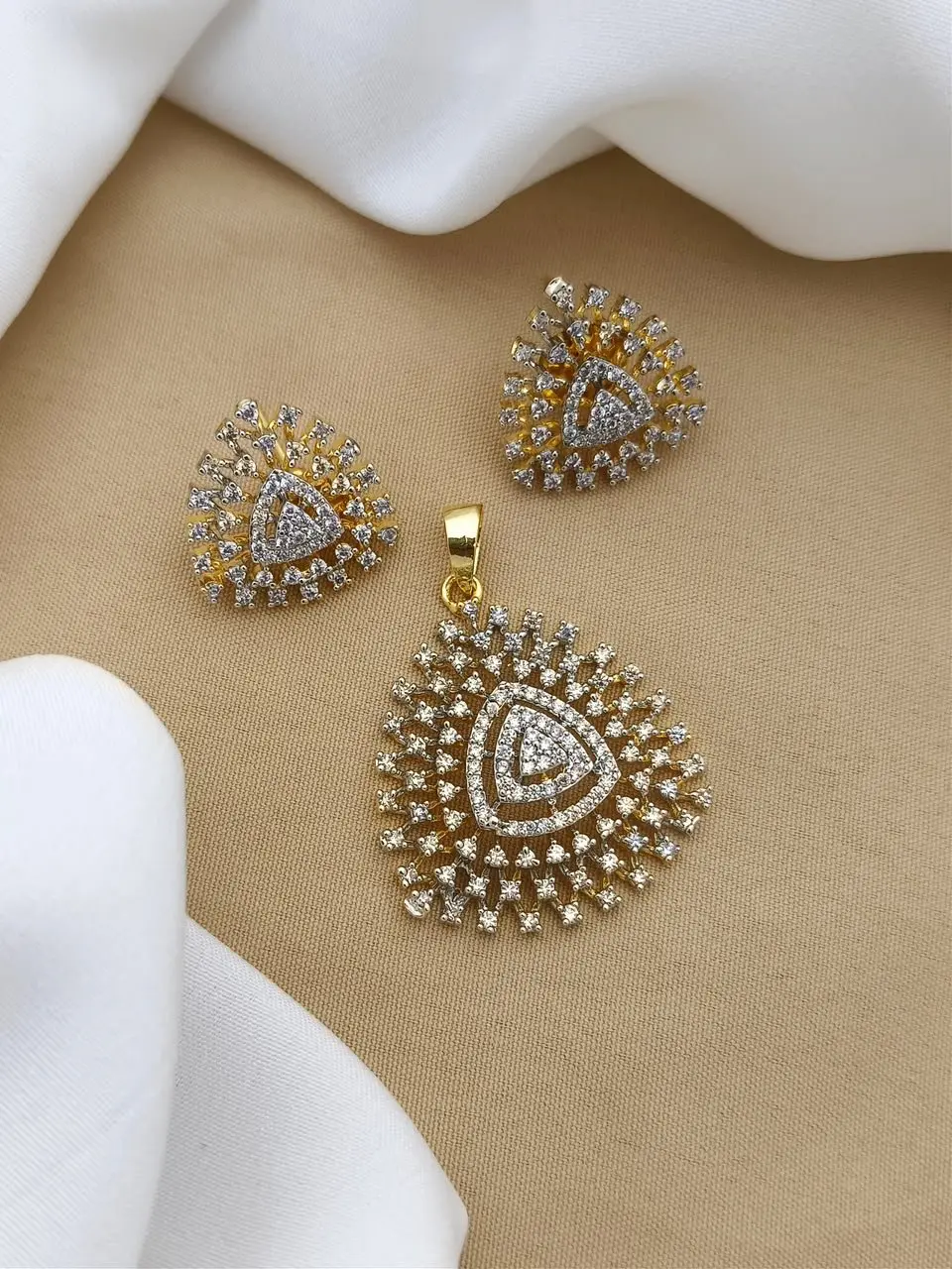 Diamond replica pendant with earstud-02 — view 1