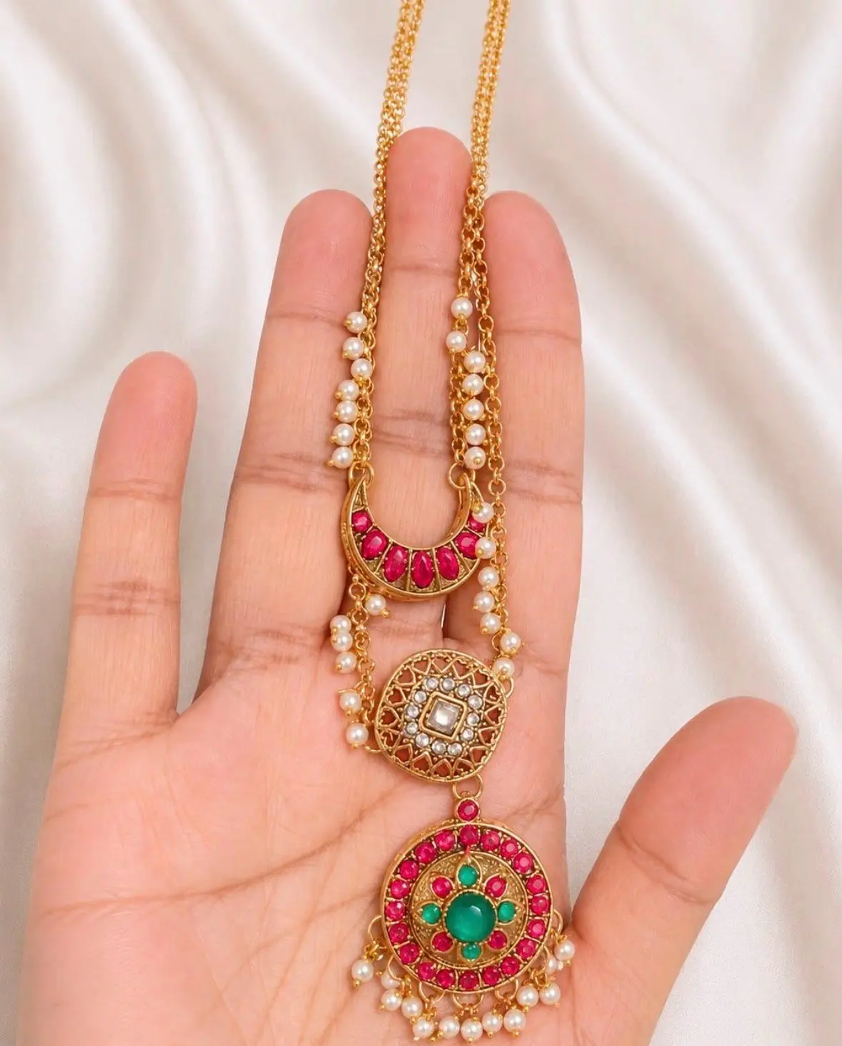 two layered pendant chain — view 1