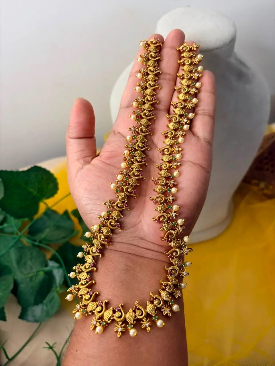 Mayuri pearl haram — view 1