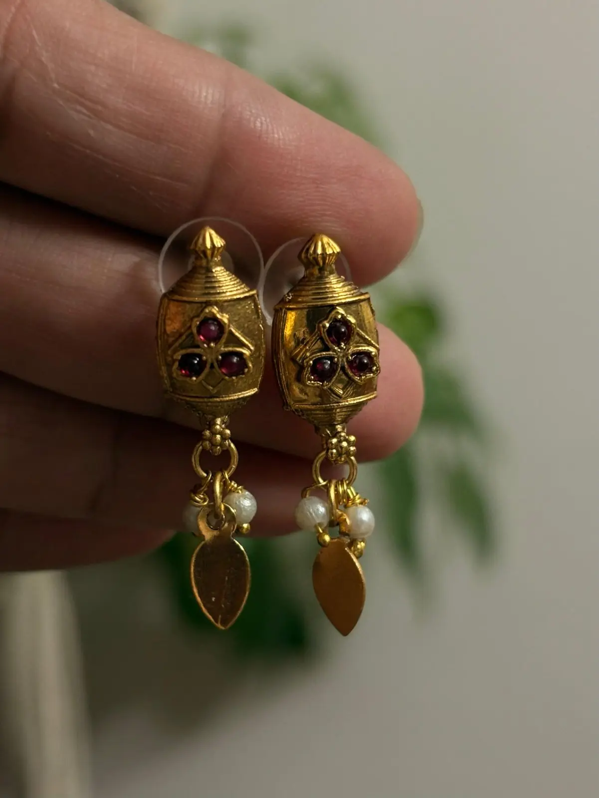 Coral And Pearl Pendant Haram — alternate view