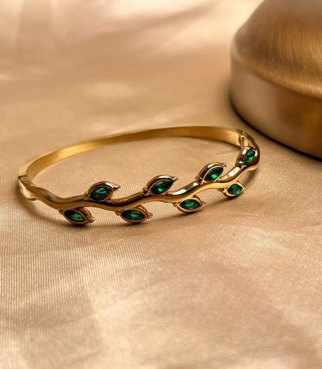 Premium Bare Green Stone Bracelet — view 2